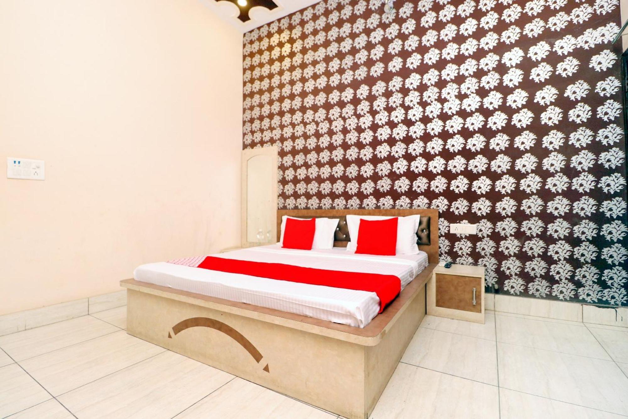 Hotel O Pushp Vatika Bhiwani Dış mekan fotoğraf